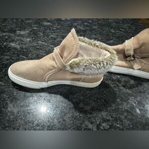 Girls Blowfish high top canvas slip on